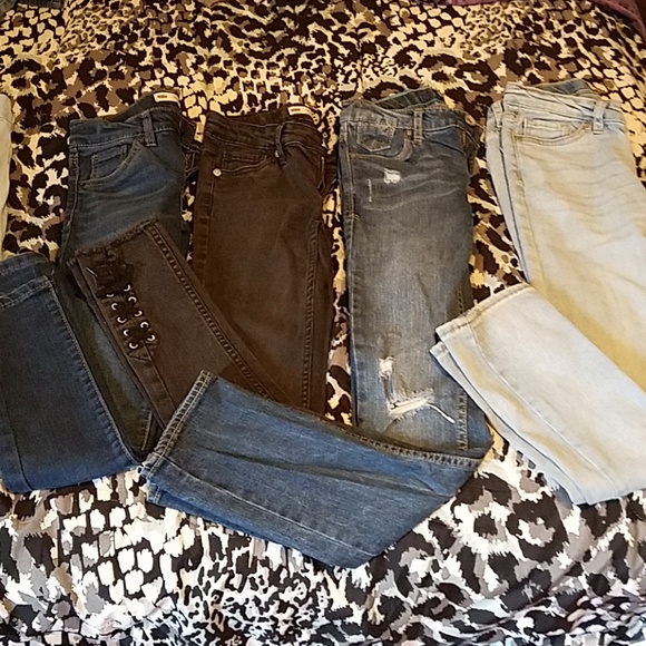 Girls Levi Jeans - Picture 2 of 3